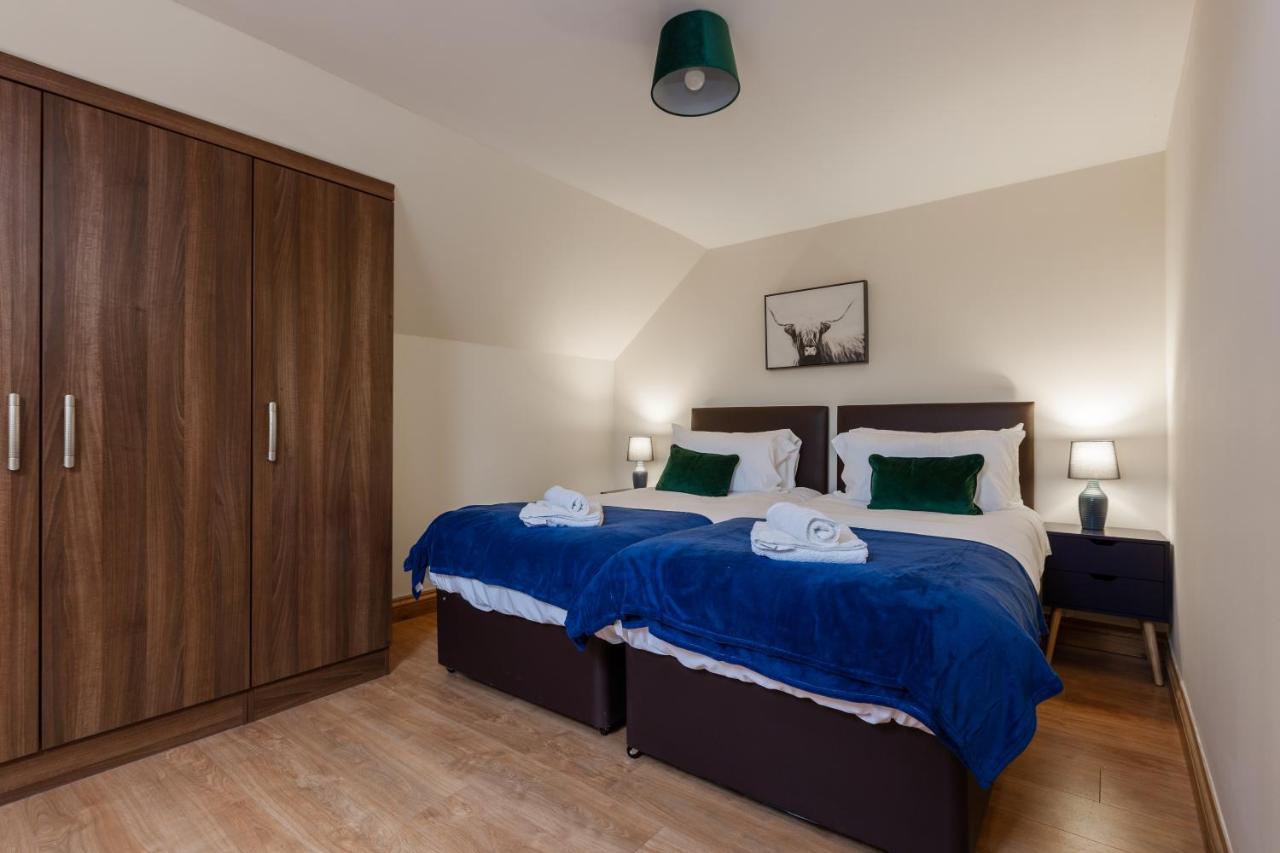 Albert - 5 Bedrooms Sleeps 11 Parking Wi-Fi Contractors Престън Екстериор снимка