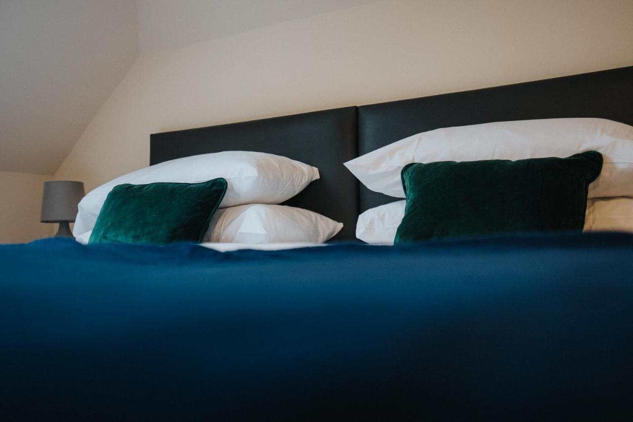Albert - 5 Bedrooms Sleeps 11 Parking Wi-Fi Contractors Престън Екстериор снимка